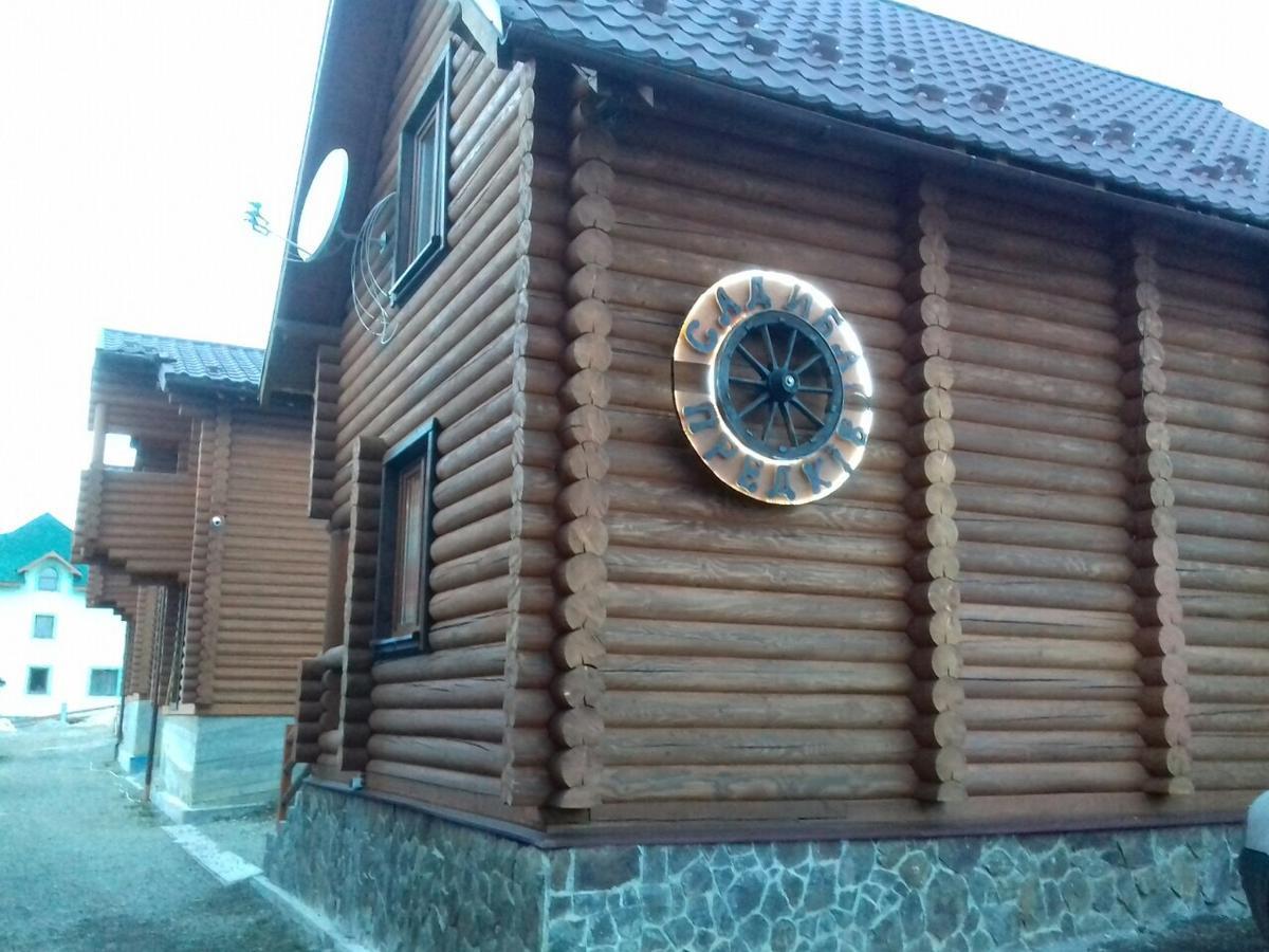 Sadyba Predkiv Boekovel Buitenkant foto